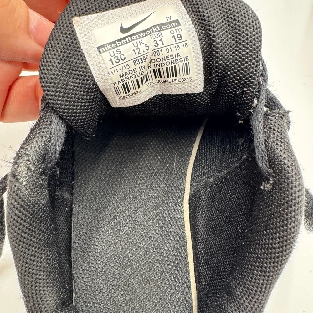 Nike Black Free RN Tennis shoes